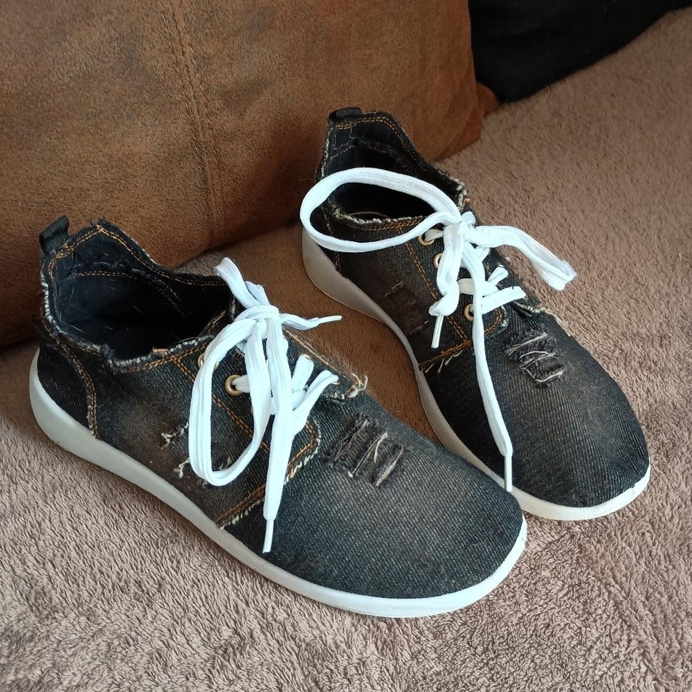 Take A Walk Denim Lace Up Sneakers Women’s Size 6 Casual Distressed Look White S - Picture 3 of 12